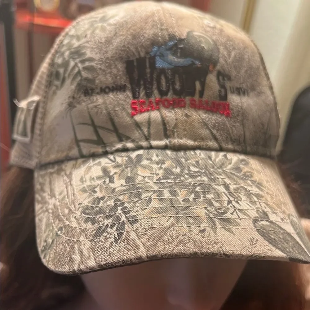 #0985+ Unisex Woody's Seafood Saloon Camouflage Cap